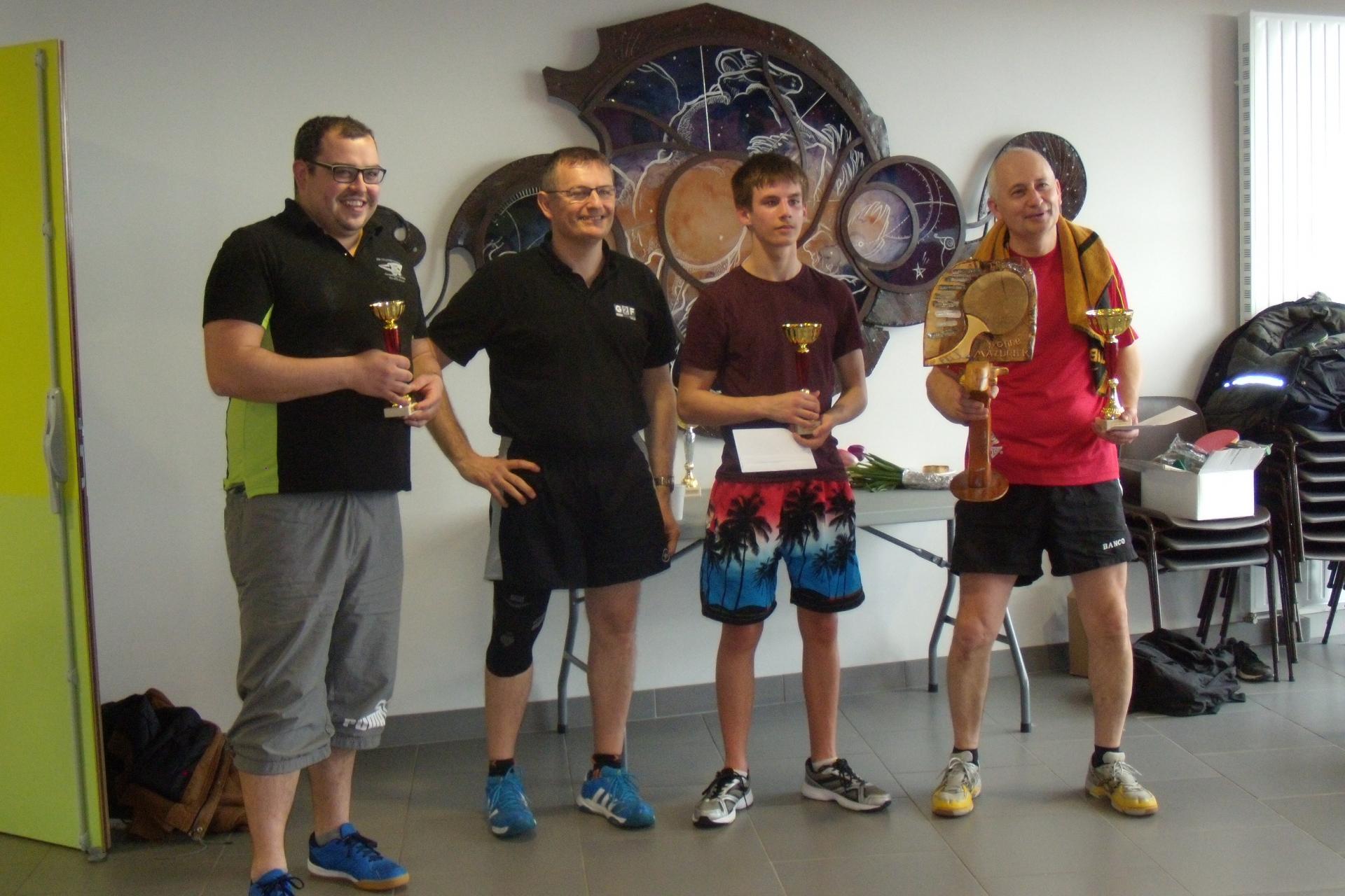 64 le podium adulte